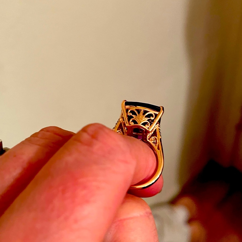 Beautiful Amethyst Ring - Picture 4 of 10